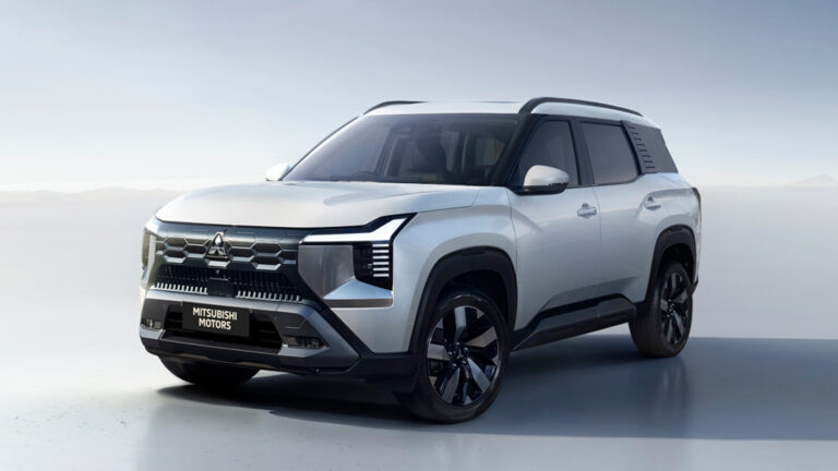 2025-Mitsubishi-Destinator-in-Indonesia-1